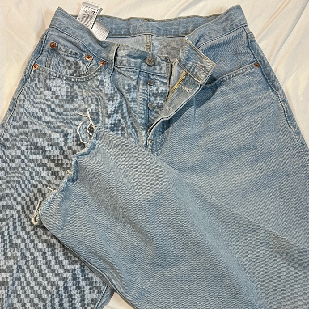 Levi 501’s Light Blue High-Waisted Jeans